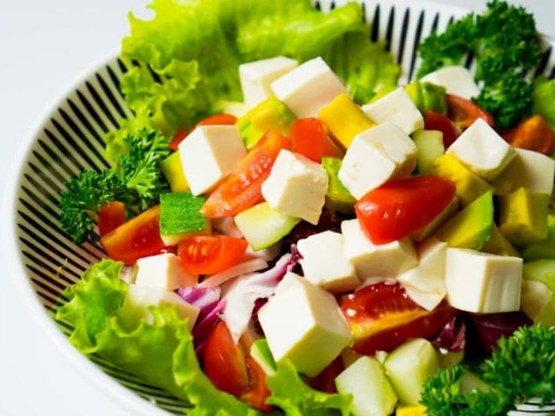 2 công thức làm món salad đậu hũ thanh đạm