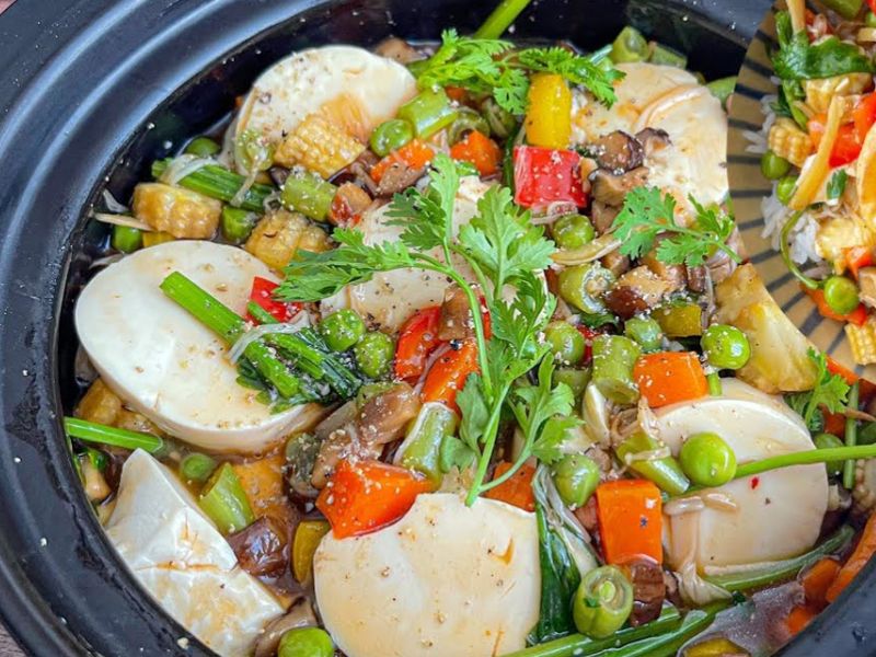 Cách chọn mua nguyên liệu tươi ngon cho món Salad Đậu Hũ Non